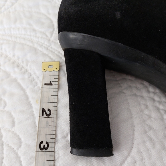 STUART WEITZMAN FALL/BUISNESS SUEDE SLIP ON HEELS - Picture 8 of 10